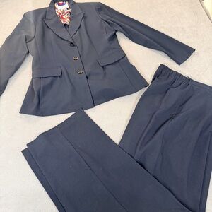 Danny & Nicole Women’s Classic Navy Blue Pantsuit- Machine Washable- Size 16